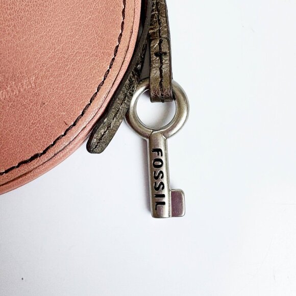 Fossil Leather Round Zip Coin Purse Make A Change with Key Charm - Picture 4 of 7
